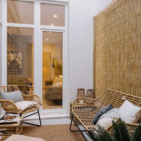 Hinako - 2 Bedrooms And Terrace In Arroios Daire *